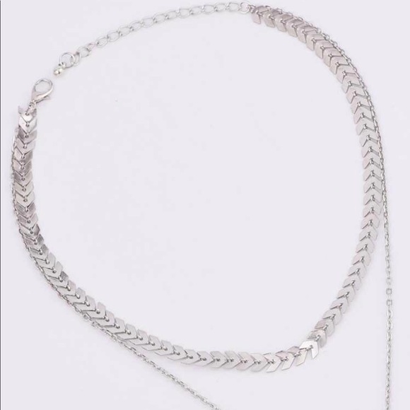 • Victoria • Disc + Arrow Hamsa Layered Necklace - Picture 2 of 4